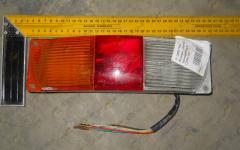 Фонарь задний трехцветный CDM1185