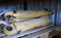 Цилиндр подъема стрелы CDM843-72 LG40F.07.02