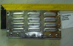 Подножка металлическая нижняя правая  HOWO WG1642240033