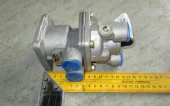 Кран тормозной главный HOWO (2011г.)  WG9000360520/2