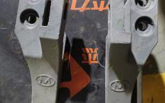 Зуб боковой правый переднего ковша Shanmon 388H