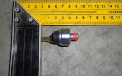 Датчик давления масла Solar 340LC-V 65.27441-7007