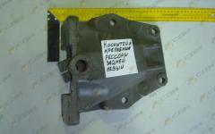 Кронштейн крепления передней рессоры задний левый HOWO AZ9232520010