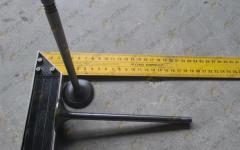 Клапан выпускной D12 HOWO A7 VG1246050021