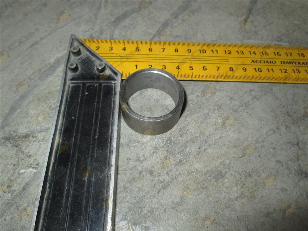 Втулка направляющая вторичного вала KПП HW18709 HOWO WG2229020005