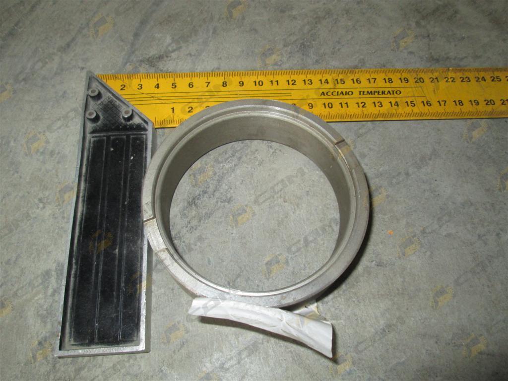 Втулка распорная делителя КПП HW18709 HOWO WG2229100032