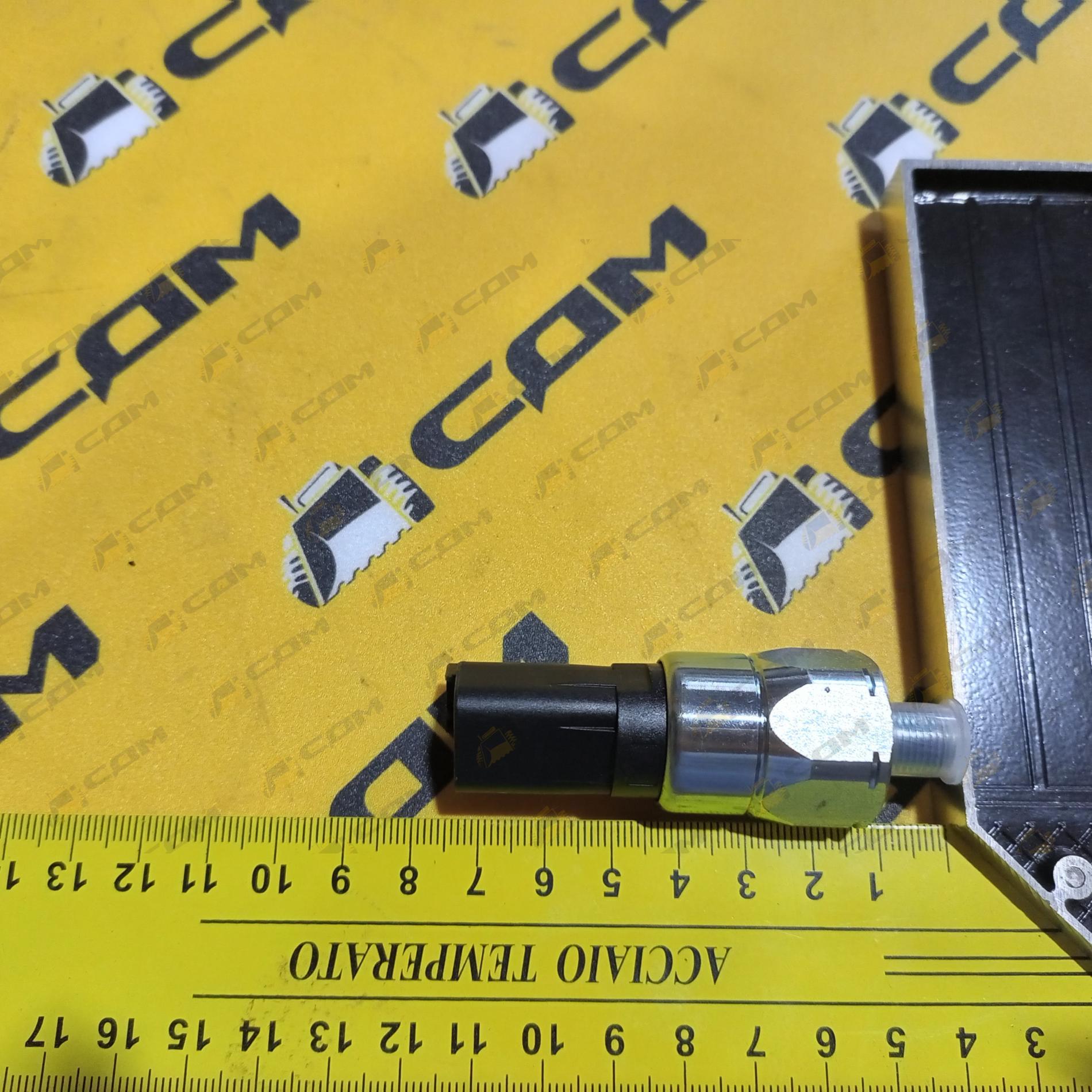 Датчик давления масла в двигателе LONKING 83C 60400015432/83C.15.55