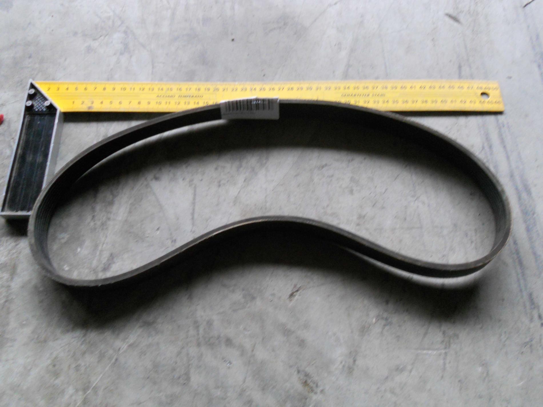 Ремень привода помпы 8PK1062 (Euro 3) / CDM855 VG2600020251