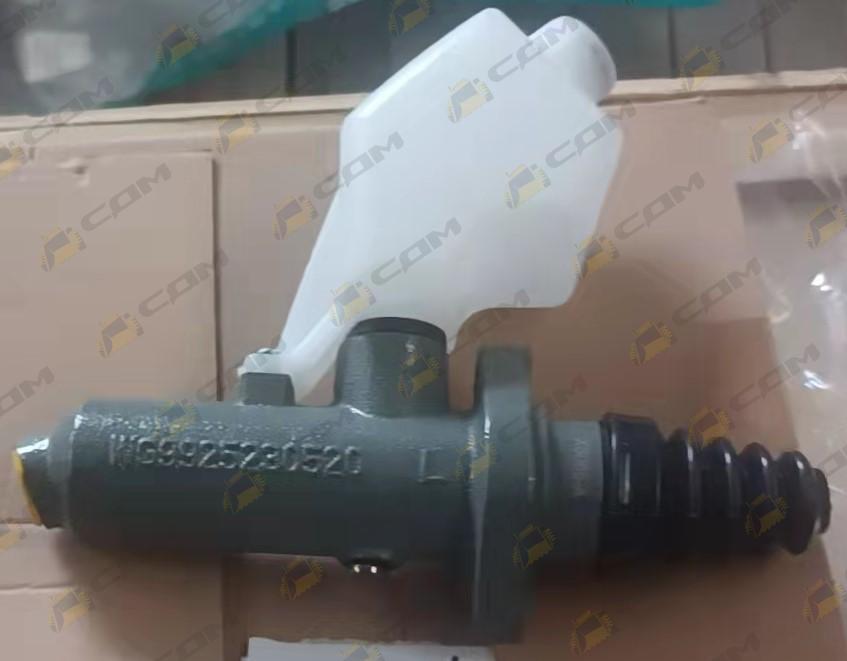 Цилиндр сцепления главный с бачком HOWO A7 WG9925230520/1