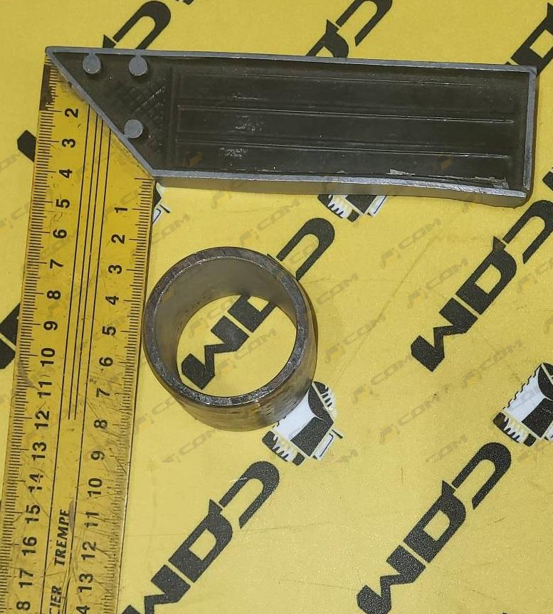 Втулка сочленения рамы CDM816 LG816.10-009