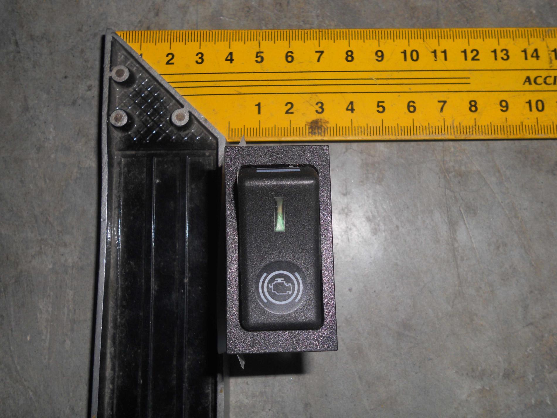 Клавиша считывания ошибок двигателя HOWO/HOWO-70 WG9719582056