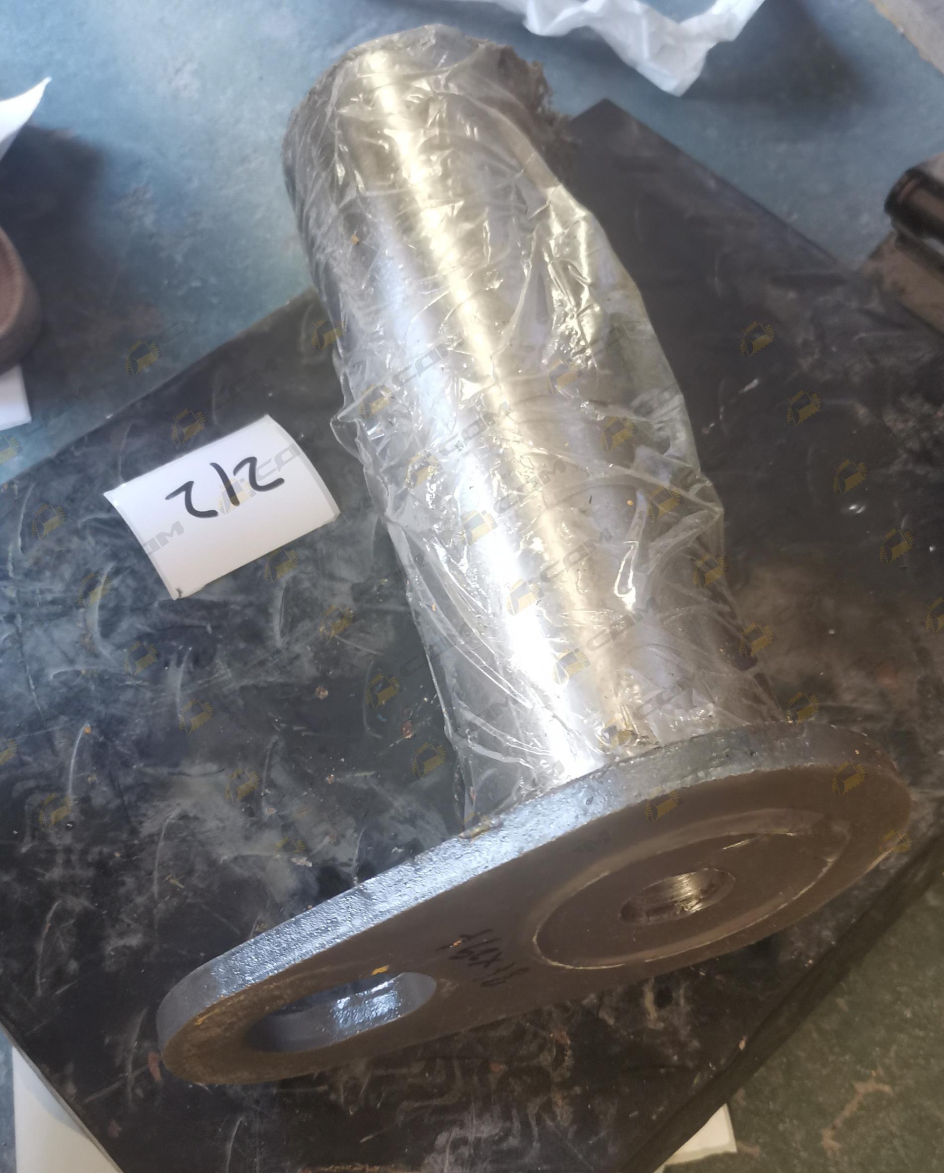 Палец ковша нижний d=85 L=295 LG968 4043000184