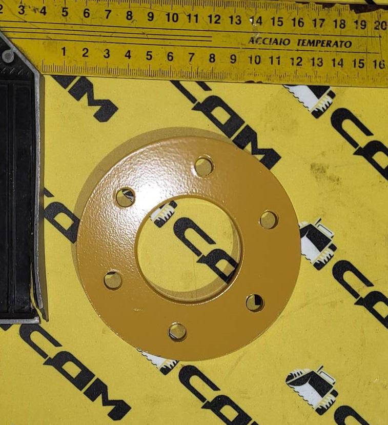 Крышка нижняя пальца сочленения D=110 d=50 М8 CDM926N 30810102623/LG8018.10-011