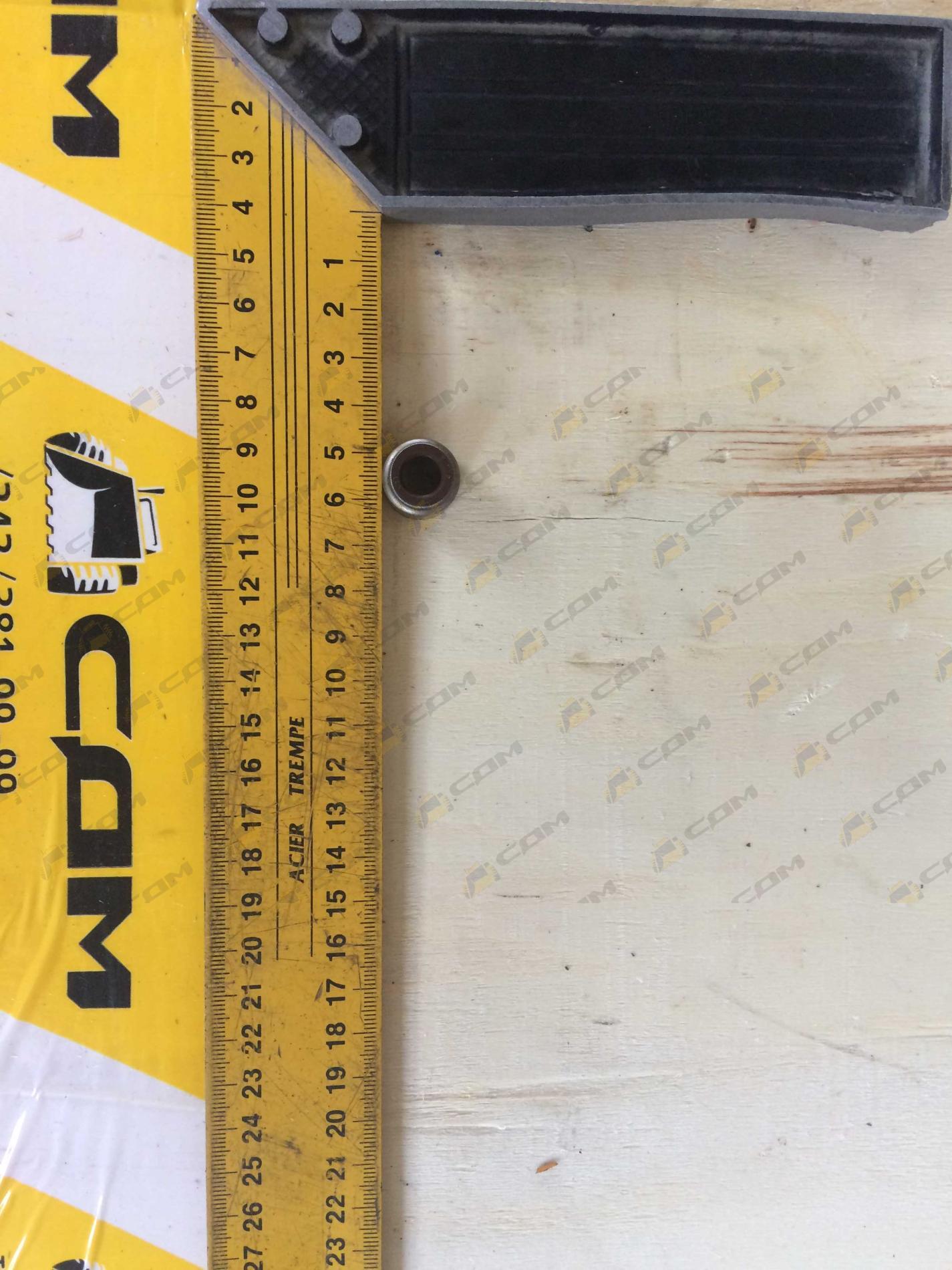 Колпачок маслосъёмный YC6108G 4110000561059/430-1007016A 430-1007016А