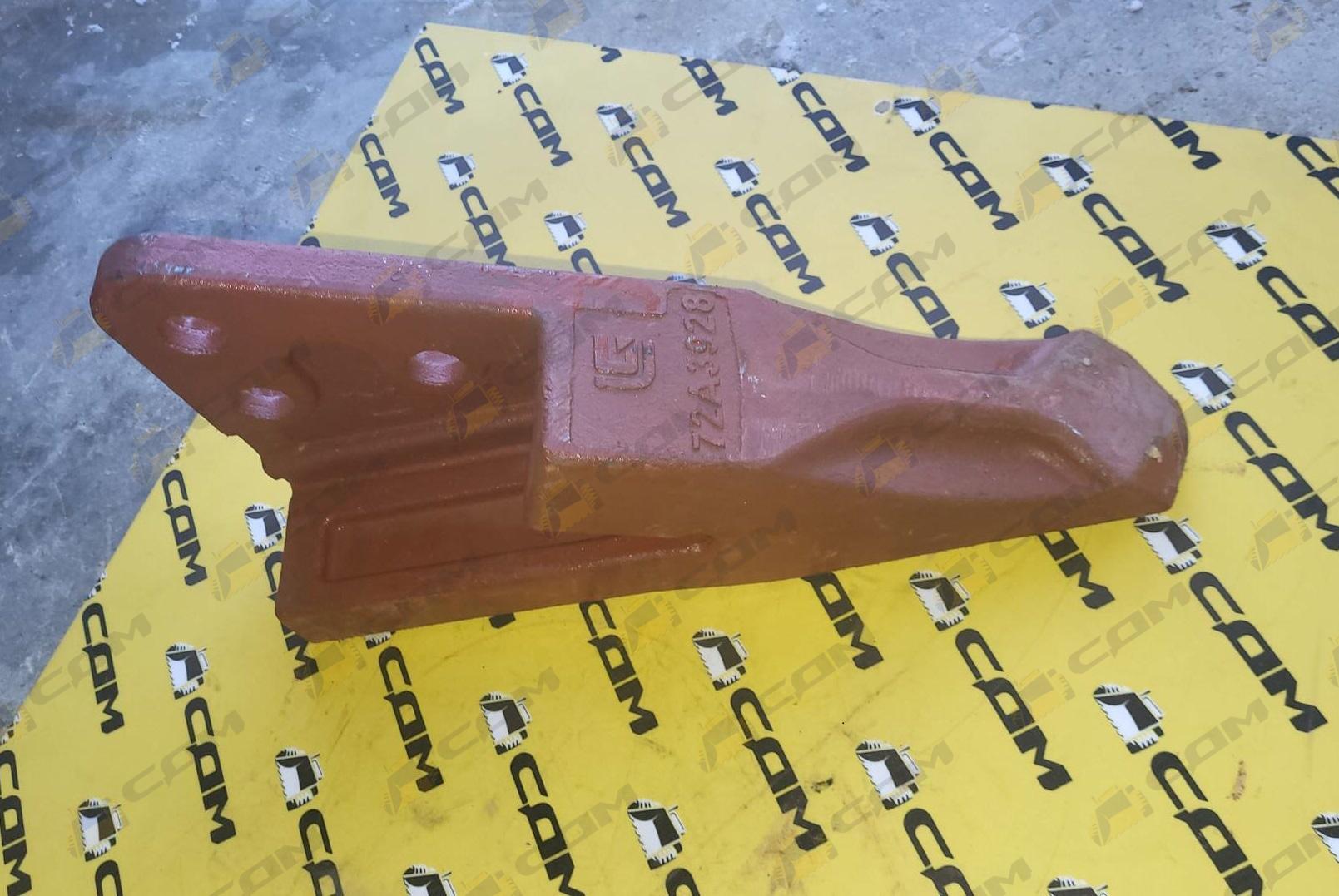 Зуб ковша боковой левый CLG855H/856H 72A3512/72A3928