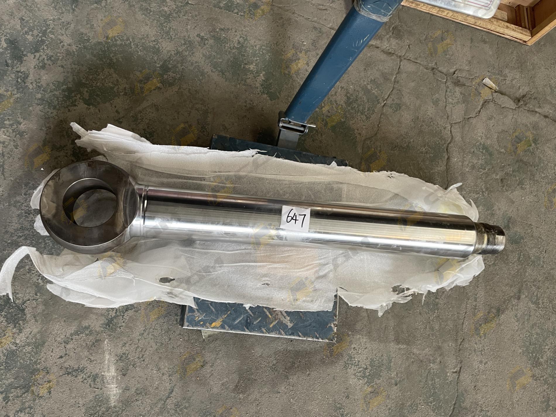 Шток цилиндра управления ковшом CDM855 CDM50F-712000