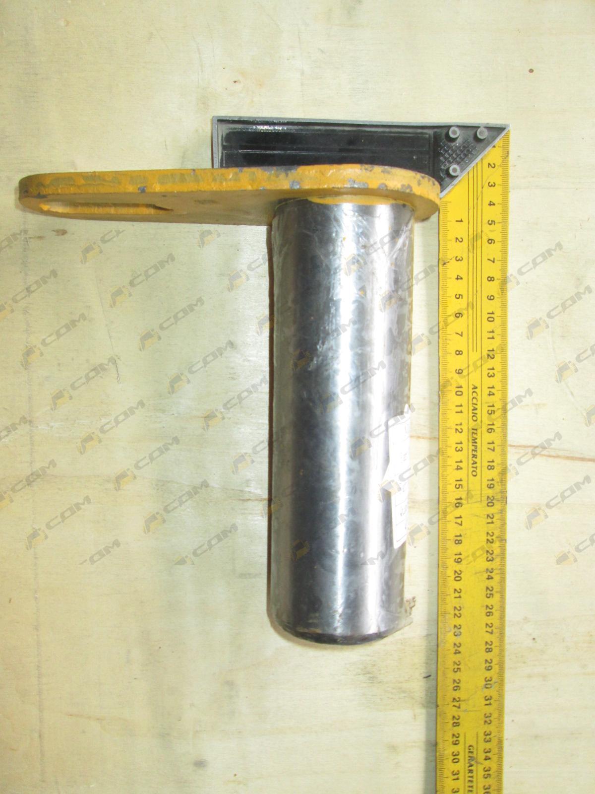 Палец ковша нижний D=65 L=210 овальный фланец CDM833 LG833.11.07/LG50D.11.07(511004-005) LG833.11.09