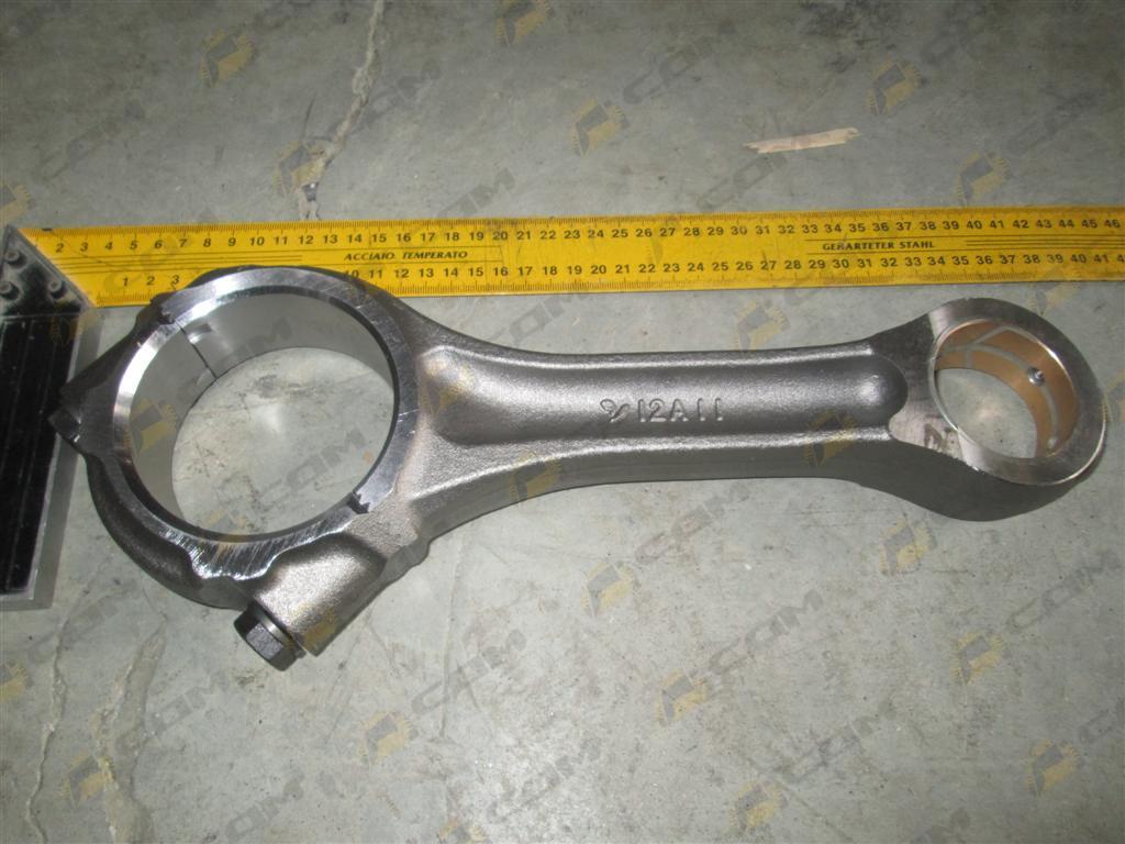 Шатун D12 HOWO A7 AZ1246030007