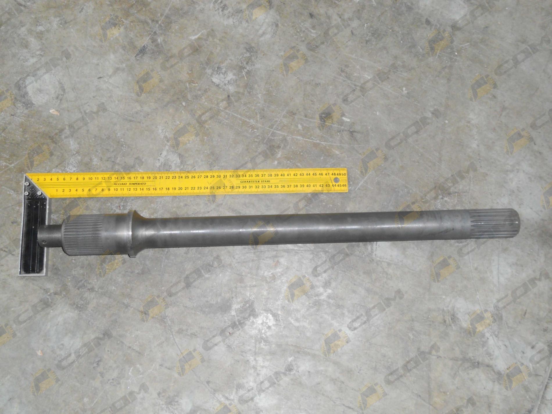 Вал проходной среднего моста HOWO L=680 мелкий шлиц AZ9761321010