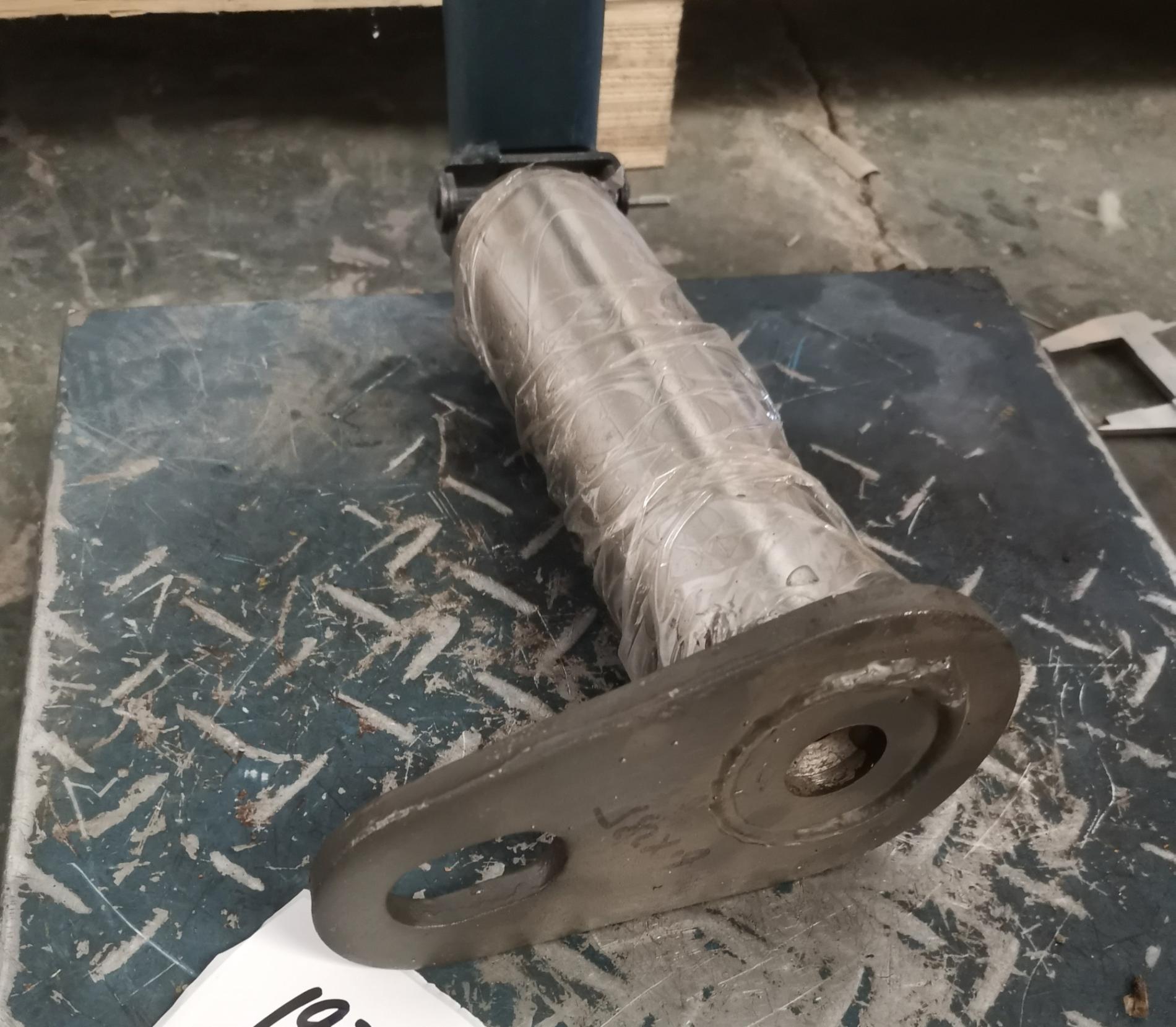 Палец гидроцилиндра стрелы задний 60х235 SDLG LG933/936 4043000205/4043000110