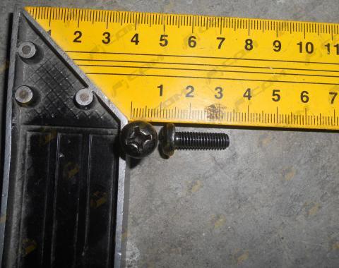 Болт крепления пневмоклапана переключения передач М6х18 HOWO