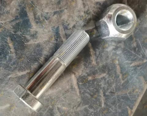 Шпилька+гайка колесные LG833B LGQ833AL.02-011+LG853.04.01-002