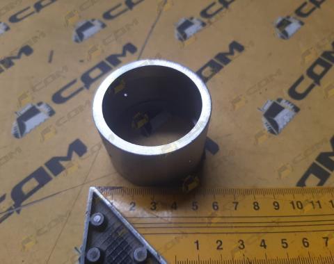Втулка шестерни передней передачи CDM833 ZL30E.5.1-2