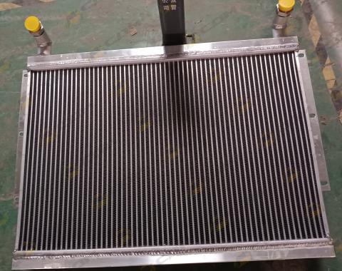 Маслоохладитель 780х600 CDM853N 17102000075
